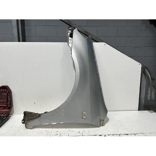 Toyota Corolla Left Guard ZZE122 12/2001-06/2007