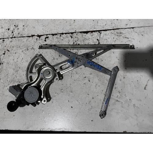 Toyota Prius Right Front Window Regulator NHW20 10/2003-05/2009