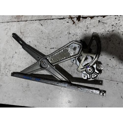 Toyota Corolla Right Front Window Regulator ZZE122 12/2001-06/2007