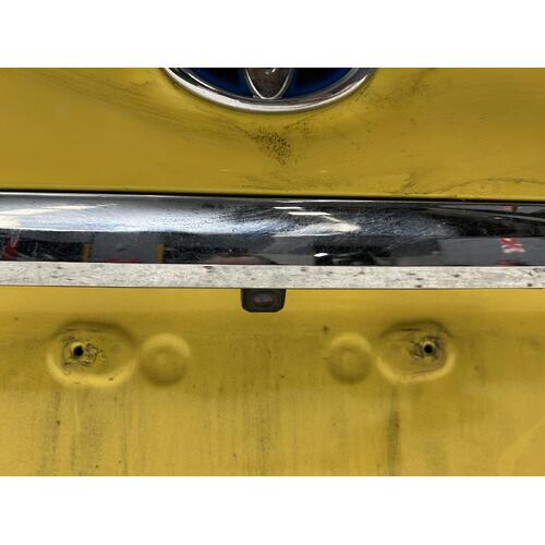Toyota Camry Reverse Camera AVV50 05/2015-10/2017