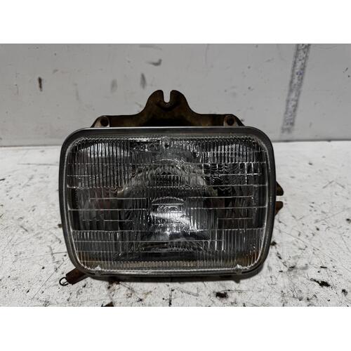 Toyota 4 Runner Right Head Light LN130 10/1991-06/1996