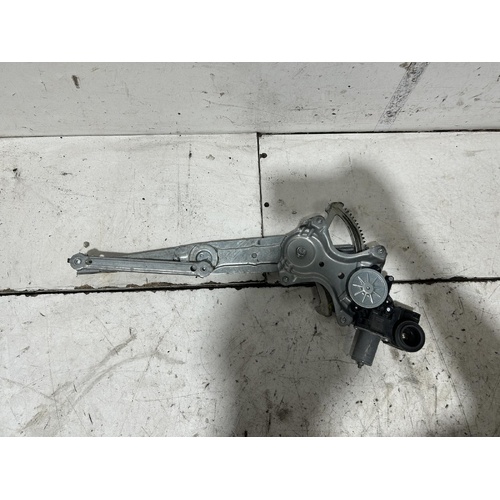 Toyota Corolla Right Front Window Regulator ZRE182 01/2014-06/2018