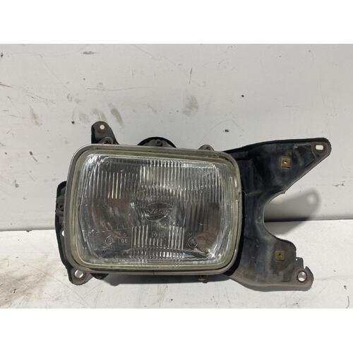 Toyota Hiace Right Head Light RZH125 11/1989-09/1998