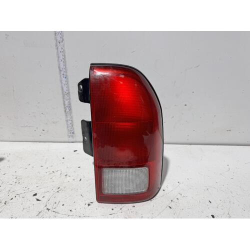 Suzuki XL7 Right Tail Light JA 08/2001-12/2005