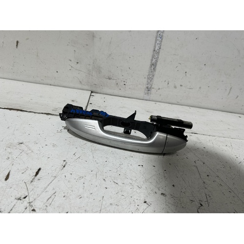 Toyota RAV4 Left Front Outer Door Handle ASA44 12/2012-12/2018