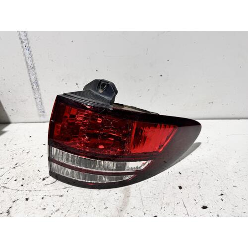 Toyota Estima Right Tail Light ACR30 2003-2006