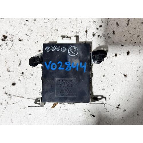 Lexus LS430 Network Gateway  Module UCF30 12/2000-03/2007