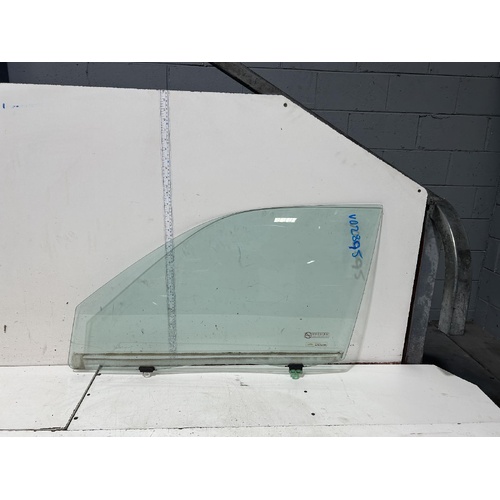 Toyota Kluger Left Front Door Glass MCU28 01/2001-04/2007