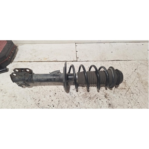 Toyota Yaris Left Front Strut NCP93 03/2006-06/2016