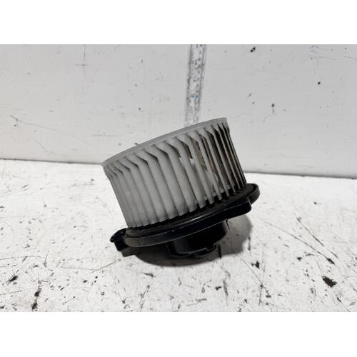 Toyota Hilux Heater Fan Motor RZN149 09/1997-02/2005