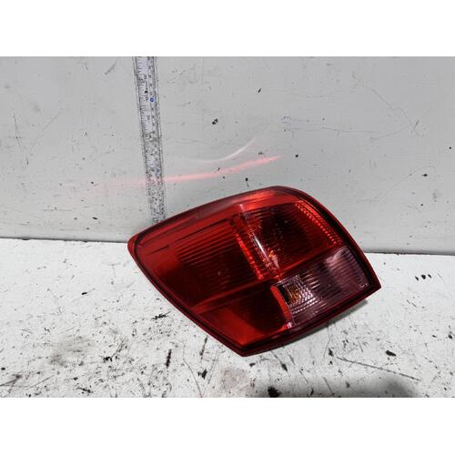 Nissan Dualis Left Tail Light J10 10/2007-03/2010
