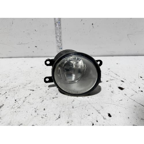 Toyota Yaris Right Bumper Foglight NCP93 10/2005-06/2016