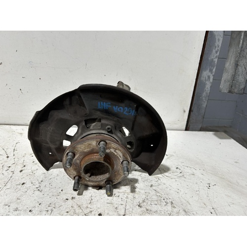 Toyota Hilux Left Front Hub Assembly TGN16 02/2005-08/2015