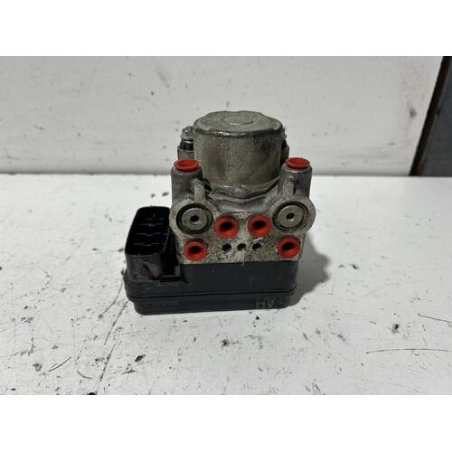 Toyota Yaris ABS Pump / Module NCP93 03/2006-06/2016