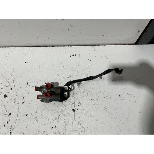 Toyota Celsior Height Control Valve Sub-Assembly UCF11 03/1990-11/2000