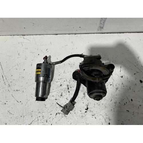 Toyota Celsior Brake Traction Accumulator and Brake Taction Pump UCF11