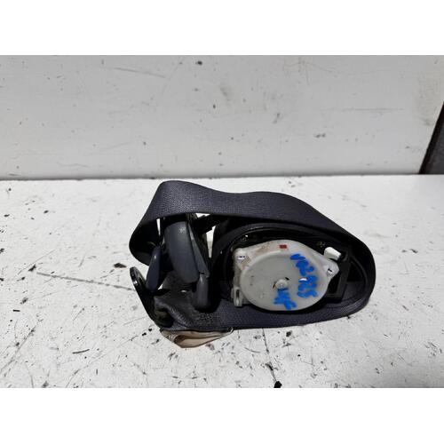 Toyota Hilux Left Front Seat Belt RZN149 11/2001-02/2005