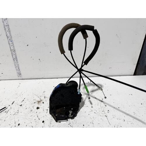 Toyota Kluger Right Rear Lock Mechanism GSU45 05/2007-06/2010