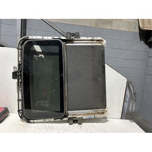 Toyota Kluger Sun Roof Assembly GSU45 05/2007-02/2014
