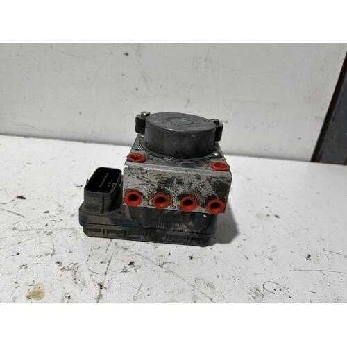 Toyota Yaris ABS Pump / Module NCP131 08/2011-12/2019