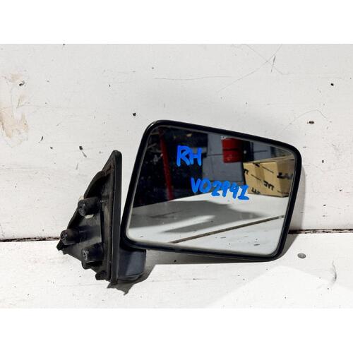 Toyota Townace Right Door Mirror YR39 04/1992-12/1996