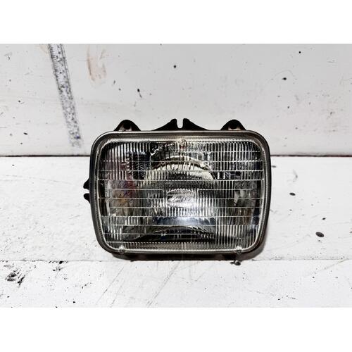 Toyota Townace Right Head Light YR39 04/1992-12/1996