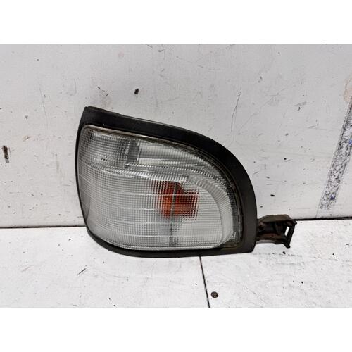 Toyota Townace Left Corner Light YR39 08/1994-12/1996