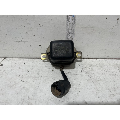 Toyota HILUX Voltage Regulator 27700-72030 LN106 08/88-08/90