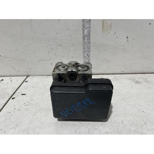 Toyota HIACE ABS Pump TRH201 LWB 03/05-04/19 