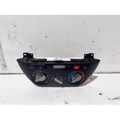 Toyota RAV4 Heater Controls ACA21 07/2000-07/2003