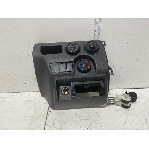 Toyota Hiace Heater A/C Controls TRH201 03/2014-04/2019