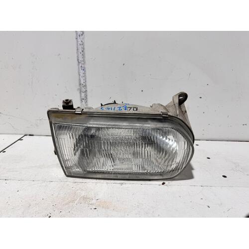 Nissan Pathfinder Right Head Light WX 11/1995-12/1998