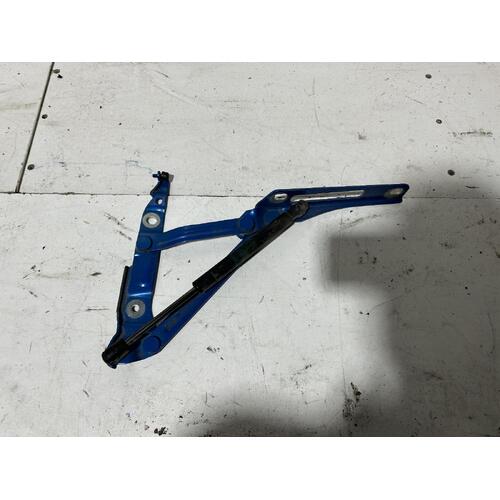 Holden Commodore Right Bootlid Hinge / Strut VE 08/2006-05/2013