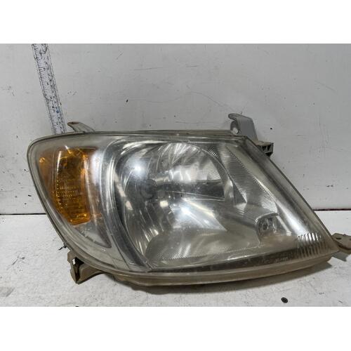Toyota HILUX Right Headlight KUN26 02/05-10/08 