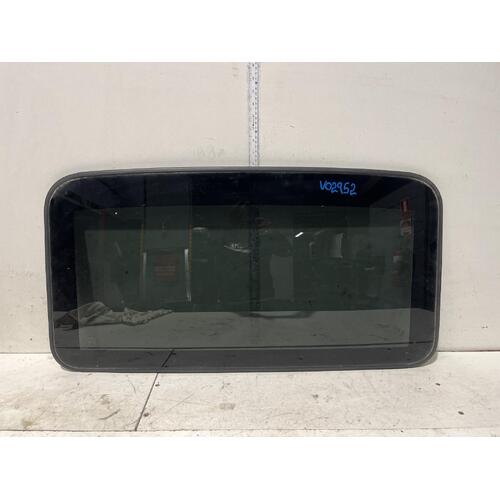 Toyota KLUGER Sunroof Glass MCU28 01/01-04/07 