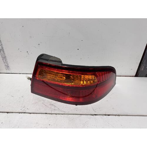 Toyota Avalon Right Tail Light MCX10 07/2000-09/2003