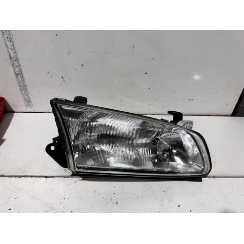 Toyota Camry Right Head Light MCV20 08/1997-09/2000