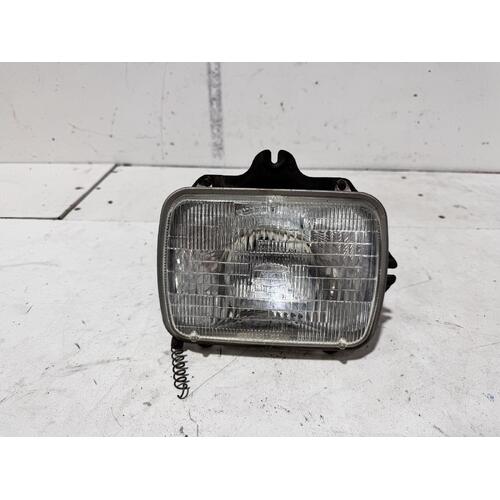 Toyota Hilux Right Head Light RN85 08/1988-08/1997