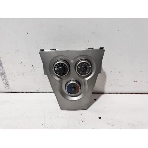 Toyota Yaris Heater Controls NCP93 10/2005-06/2016