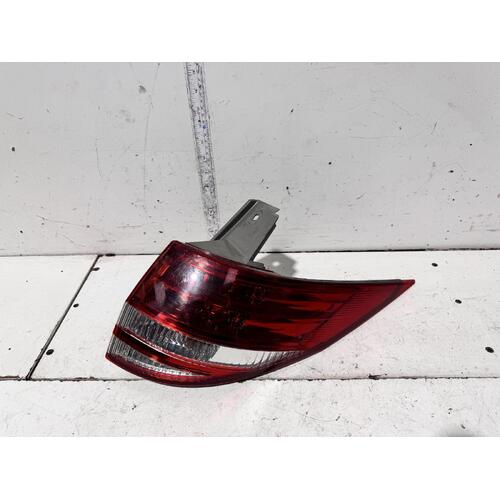 Toyota Tarago Right Tail Light ACR50 03/2006-12/2008