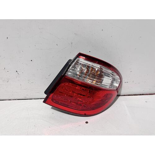 Nissan Maxima Right Tail Light A33 12/1999-11/2003