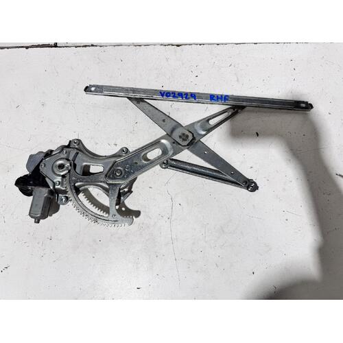 Toyota Yaris Right Front Window Regulator NCP131 08/2011-12/2019