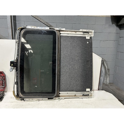 Toyota Prado Sun Roof Assembly 89721-60060 120 Series 02/2003-10/2009