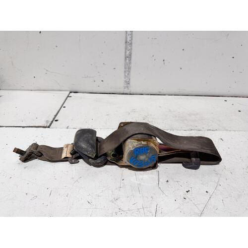 Toyota Hilux Right Front Seat Belt VZN172 11/2001-02/2005