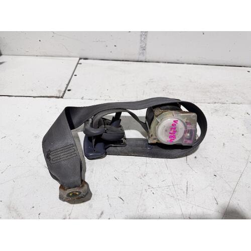 Toyota Hilux Right Front Seat Belt RZN149 11/2001-02/2005