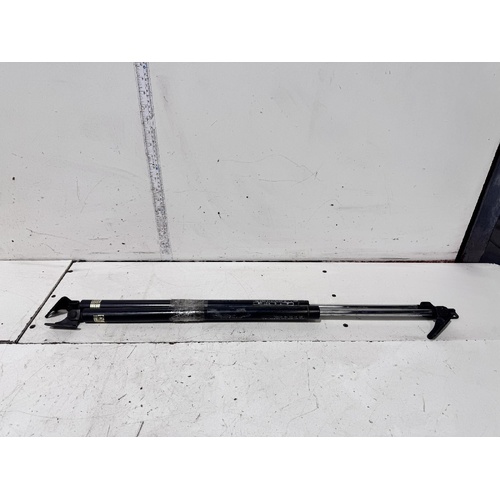Toyota Hiace Tailgate Struts RZH103 11/2019-12/2004