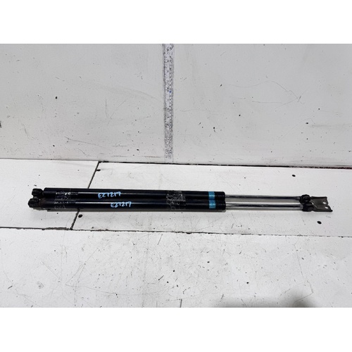 Toyota Hiace Super Custom Tailgate Struts LH100 11/1999-12/2004