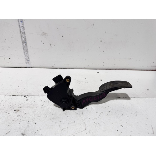 Nissan Pulsar Accelerator Pedal B17 02/2013-12/2017