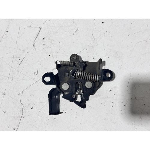 Toyota Yaris Bonnet Lock Mechanism NCP90 10/2005-07/2011