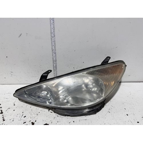 Toyota Tarago Left Head Light ACR30 06/2000-06/2003